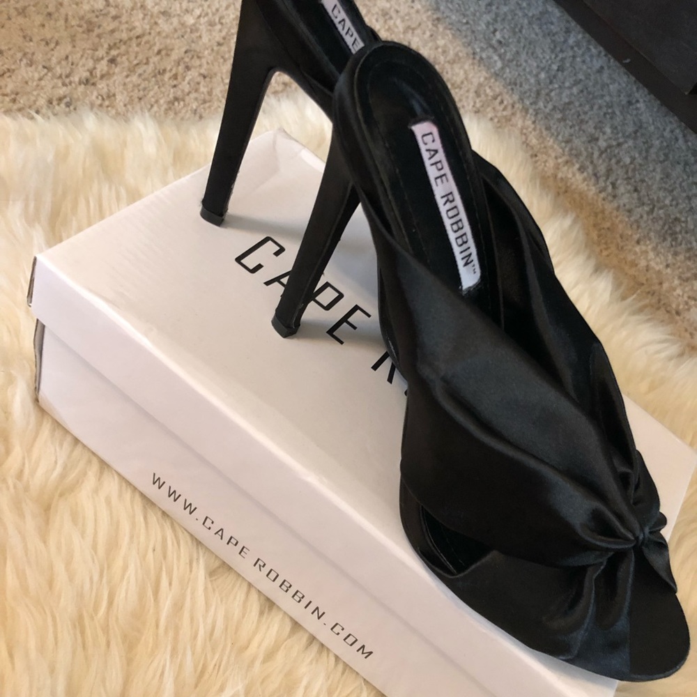 Pin up style black Satin mules